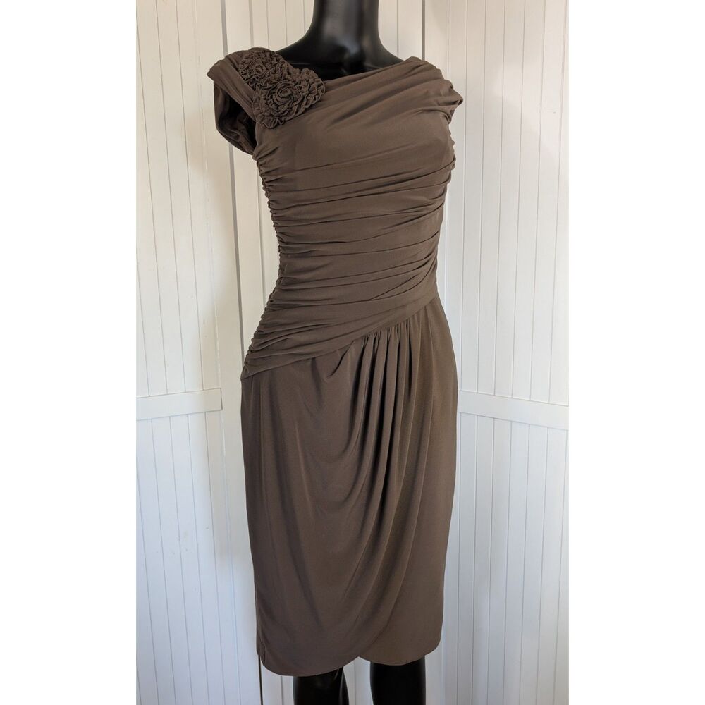 Adrianna Papell Brown Ruched Dress Floral Applique Cap Sleeve Sheath Size 6